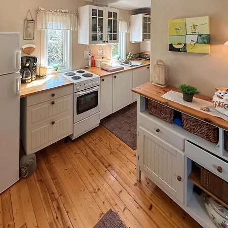 4 Bedroom Gorgeous In Holiday home Gressvik