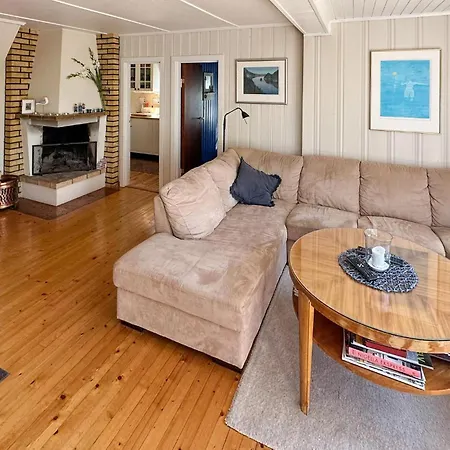 Holiday home 4 Bedroom Gorgeous In Gressvik